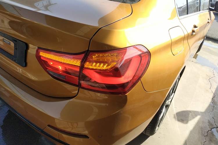 Used BMW 1 Series 2017 120i Design Package Model Exterior 6
