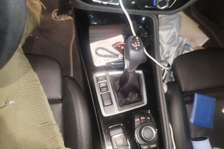 Used BMW 1 Series 2017 118i Sport Edition Gear Lever