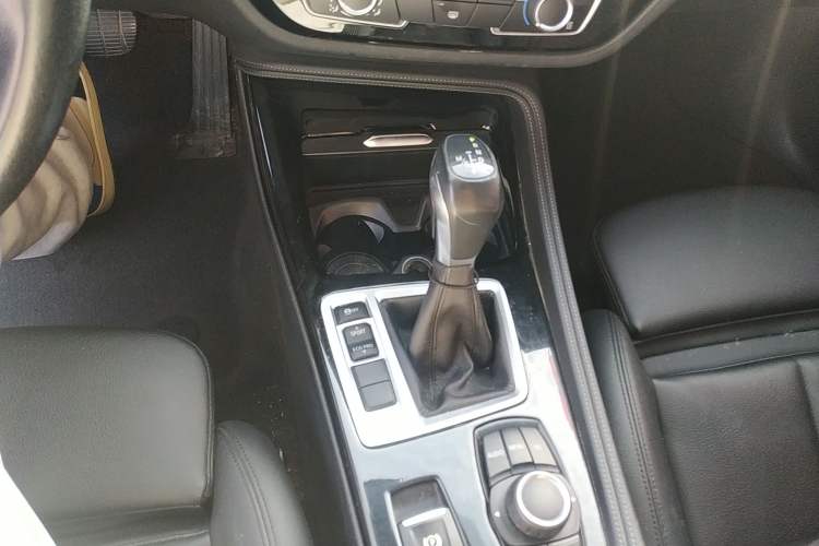 Used BMW 1 Series 2017 118i Sport Edition Gear Lever