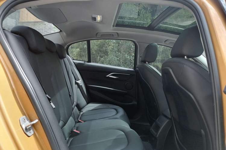 Used BMW 1 Series 2017 118i Sport Edition Interior 5