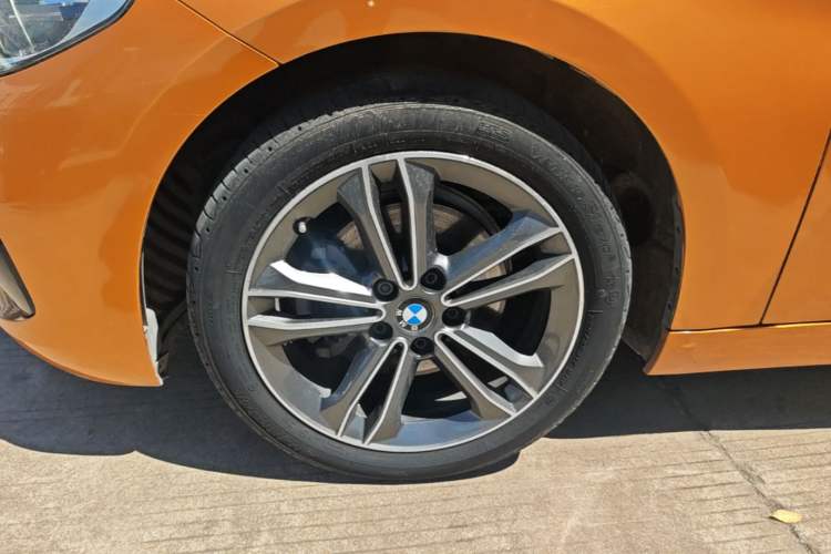 Used BMW 1 Series 2017 118i Sport Edition Left Front Wheel Hub