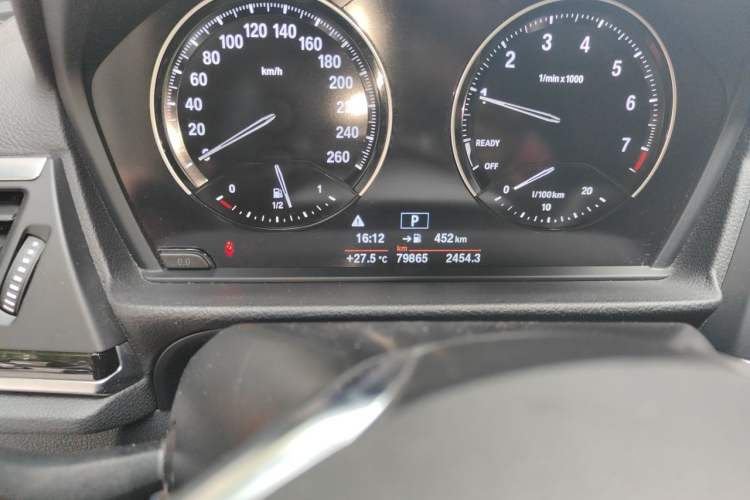 Used BMW 1 Series 2017 118i Design Package Model Odometer Close Up