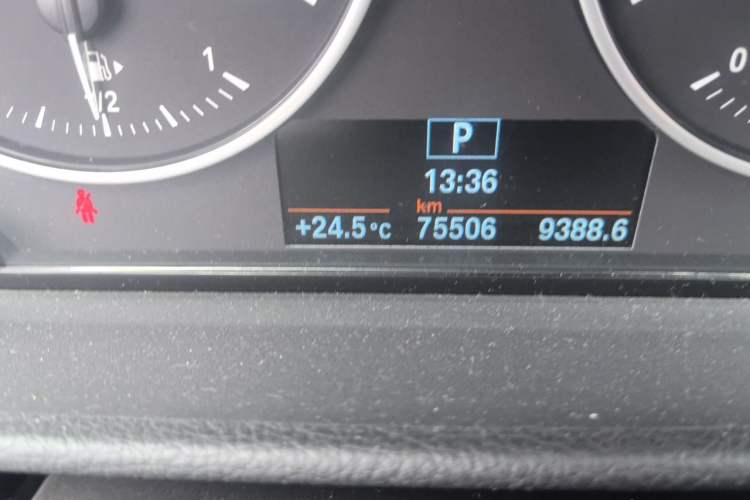 Used BMW 1 Series 2017 118i Design Package Model Odometer Close Up