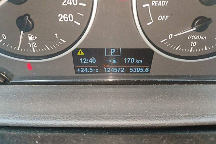 Used BMW 1 Series 2017 118i Sport Edition Odometer Close Up