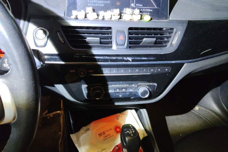 Used BMW 1 Series 2018 118i Sport Edition Audio And AC Panel