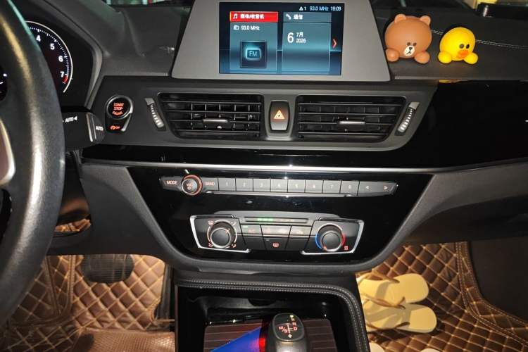 Used BMW 1 Series 2018 118i Sport Edition Audio And AC Panel