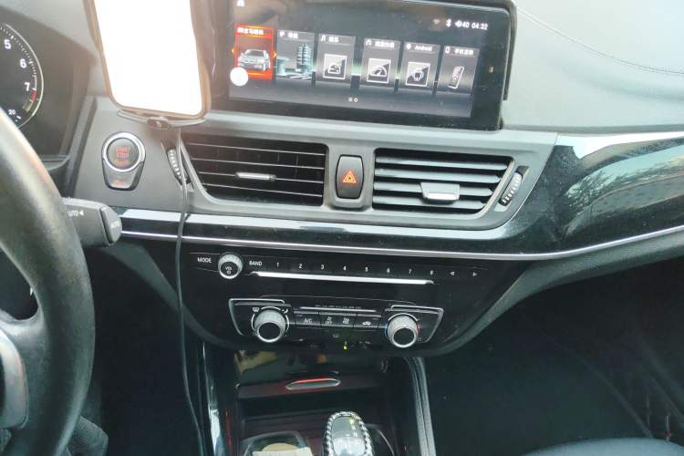 Used BMW 1 Series 2018 118i Sport Edition Audio And AC Panel