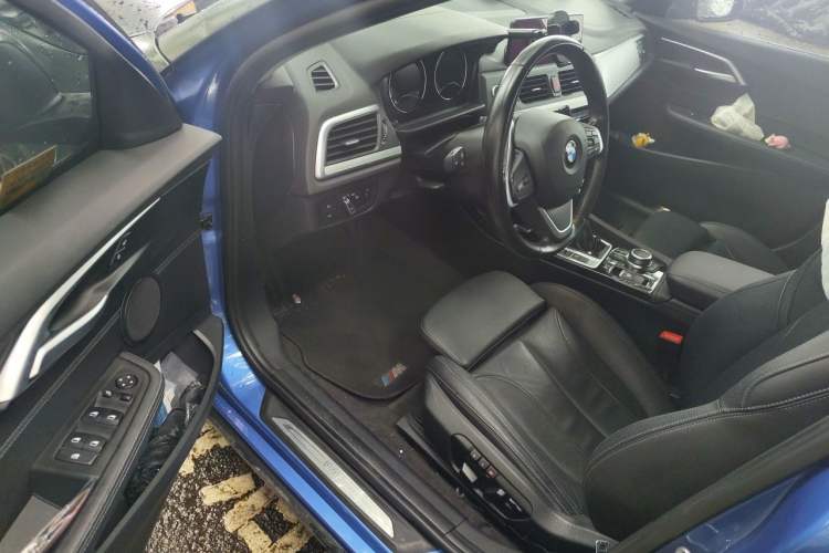 Used BMW 1 Series 2018 125i Sport Edition Driver Seat