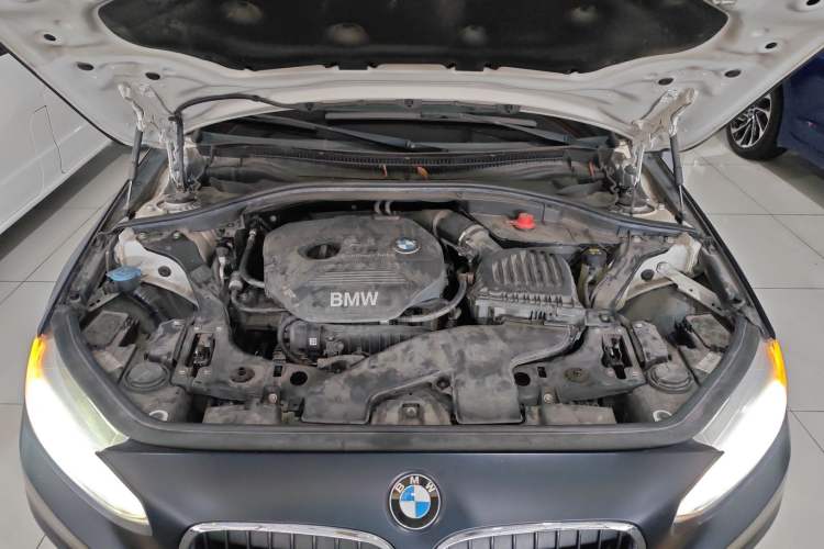Used BMW 1 Series 2018 118i Fashion Model Engine Bay