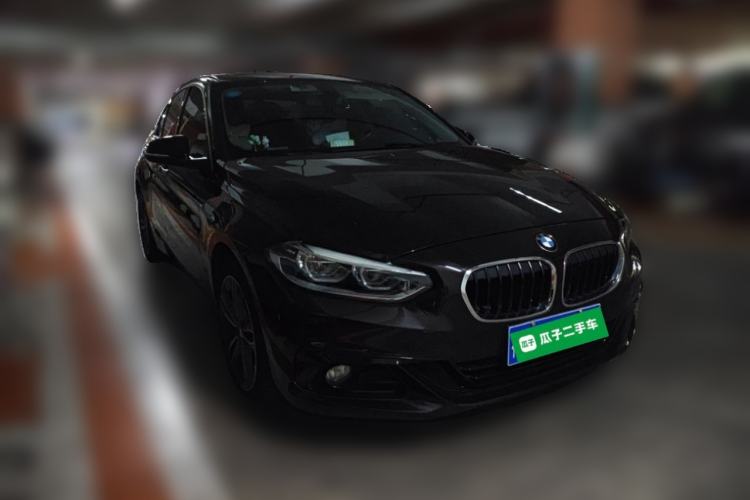 Used BMW 1 Series 2018 118i Sport Edition Front Right 45 Deg
