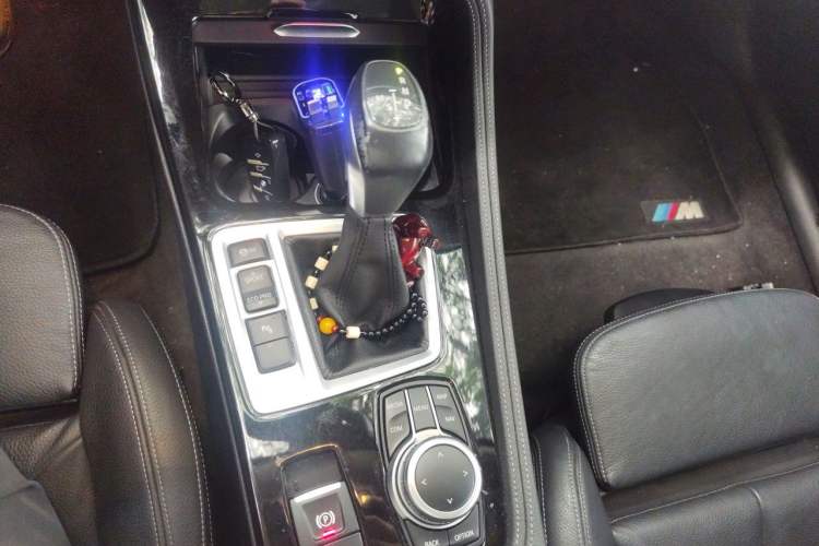 Used BMW 1 Series 2018 125i Sport Edition Gear Lever