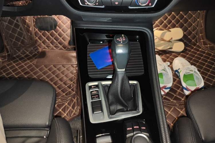 Used BMW 1 Series 2018 118i Sport Edition Gear Lever