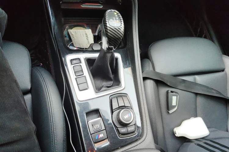Used BMW 1 Series 2018 118i Sport Edition Gear Lever