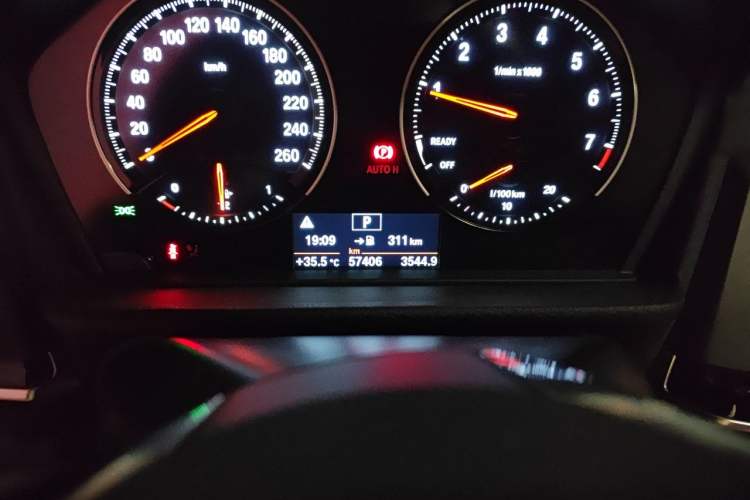 Used BMW 1 Series 2018 118i Sport Edition Odometer Close Up