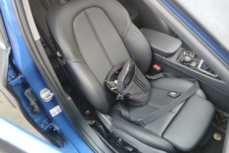 Used BMW 1 Series 2018 118i Sport Edition Right Front Seat