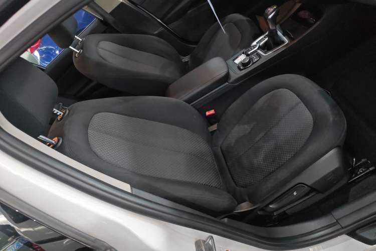 Used BMW 1 Series 2018 118i Fashion Model Right Front Seat