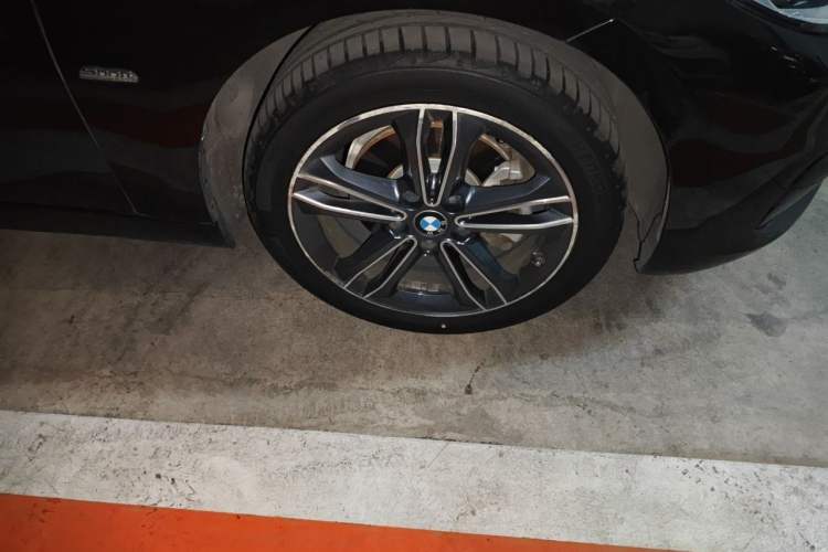 Used BMW 1 Series 2018 118i Sport Edition Right Front Wheel Hub