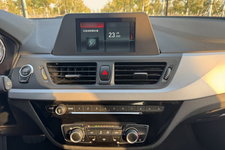 Used BMW 1 Series 2018 118i Fashion Model Audio And AC Panel