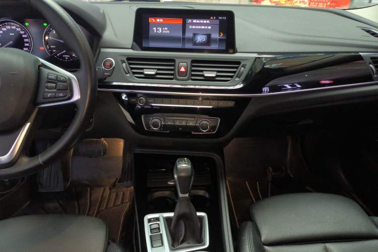 Used BMW 1 Series 2018 118i Sport Edition Audio And AC Panel