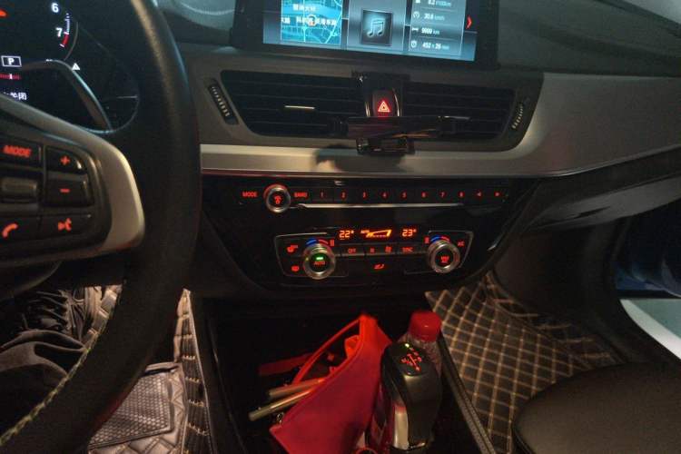 Used BMW 1 Series 2018 120i Design Package Model Audio And AC Panel