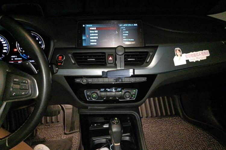 Used BMW 1 Series 2018 125i Sport Edition Audio And AC Panel
