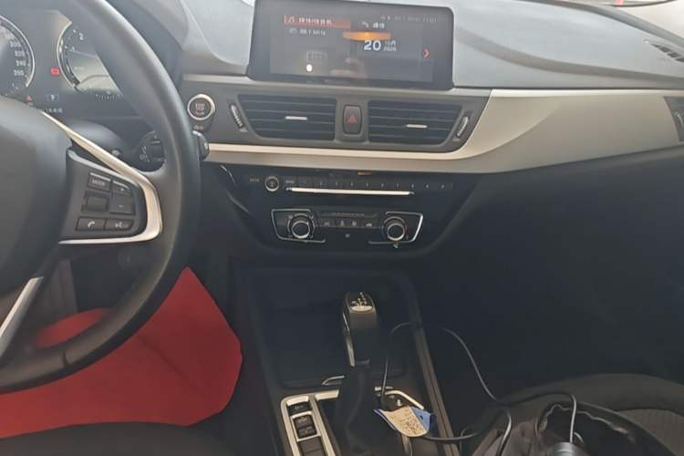 Used BMW 1 Series 2018 118i Fashion Model Audio And AC Panel