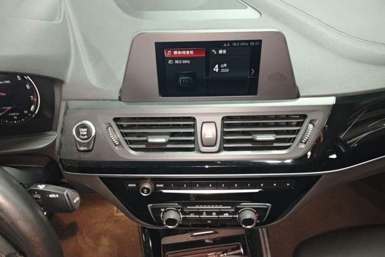 Used BMW 1 Series 2018 118i Sport Edition Audio And AC Panel