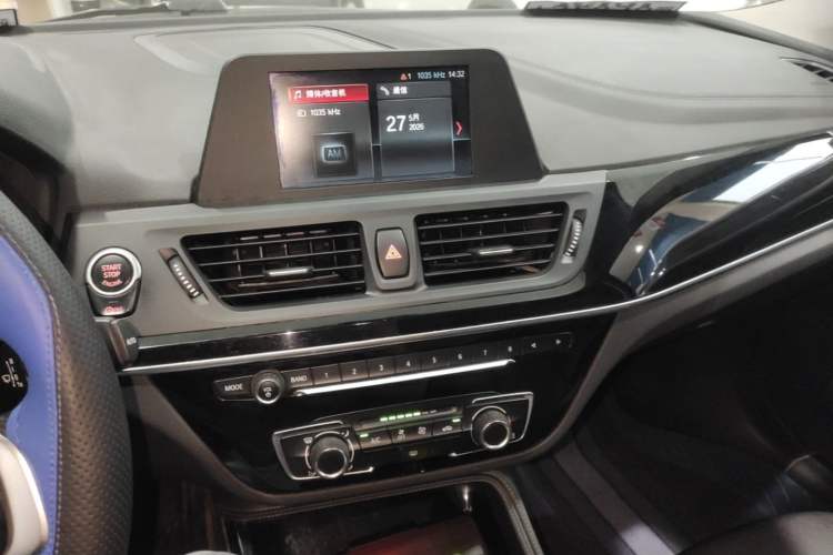 Used BMW 1 Series 2018 118i Sport Edition Audio And AC Panel