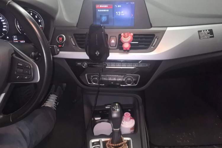 Used BMW 1 Series 2018 118i Fashion Model Audio And AC Panel