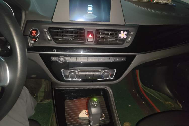 Used BMW 1 Series 2018 Facelifted 118i Sport Edition Audio And AC Panel