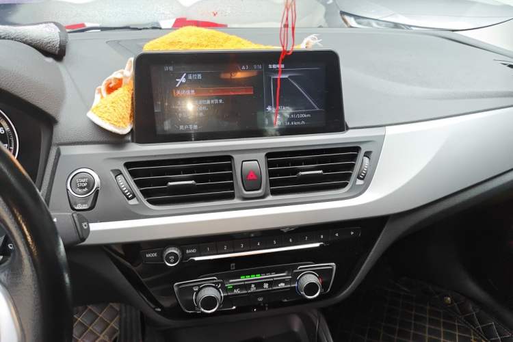Used BMW 1 Series 2018 118i Fashion Model Audio And AC Panel
