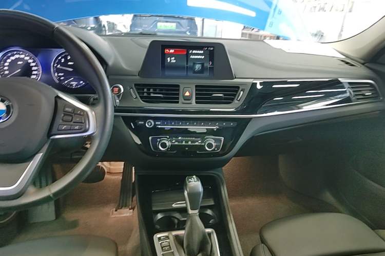 Used BMW 1 Series 2018 118i Sport Edition Audio And AC Panel