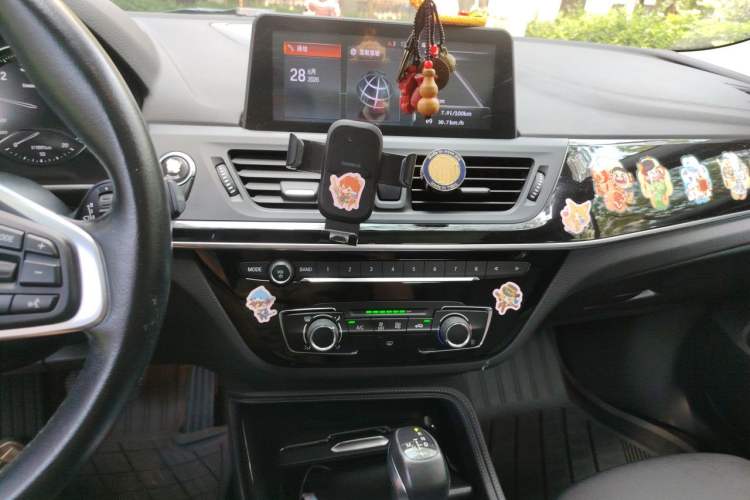 Used BMW 1 Series 2018 118i Sport Edition Audio And AC Panel