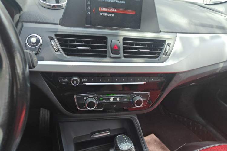 Used BMW 1 Series 2018 118i Fashion Model Audio And AC Panel