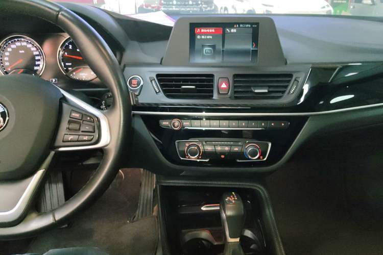 Used BMW 1 Series 2018 118i Sport Edition Audio And AC Panel