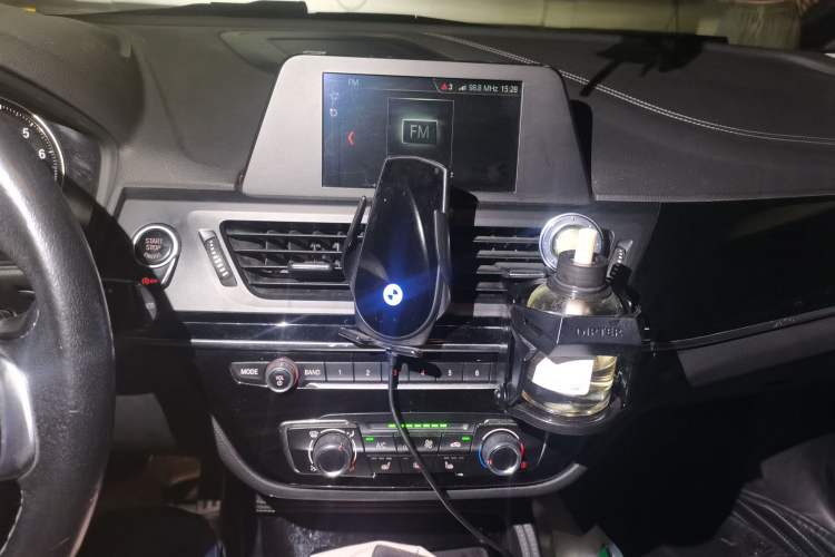 Used BMW 1 Series 2018 118i Sport Edition Audio And AC Panel