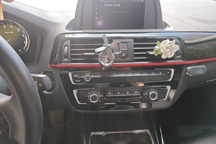 Used BMW 1 Series 2018 118i Sport Design Package Audio And AC Panel