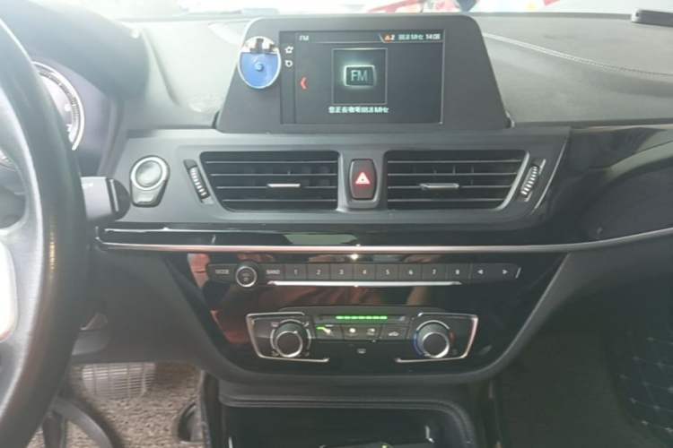Used BMW 1 Series 2018 118i Sport Edition Audio And AC Panel