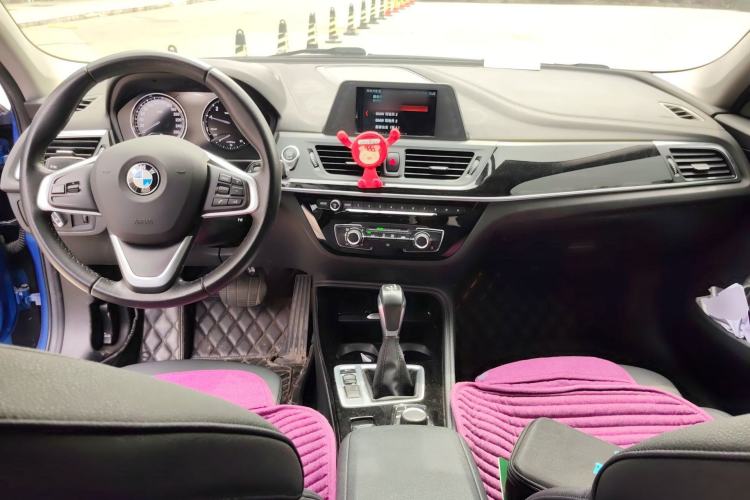 Used BMW 1 Series 2018 118i Sport Edition Center Console