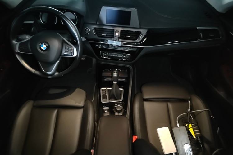 Used BMW 1 Series 2018 118i Sport Edition Center Console