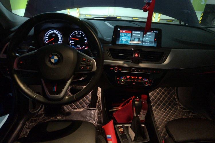 Used BMW 1 Series 2018 120i Design Package Model Center Console