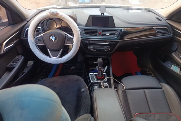 Used BMW 1 Series 2018 118i Sport Edition Center Console