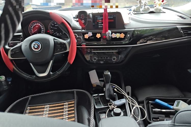 Used BMW 1 Series 2018 118i Sport Edition Center Console