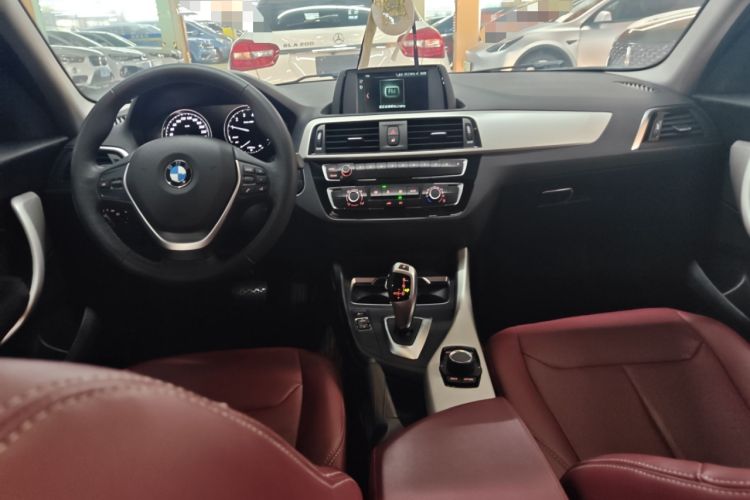 Used BMW 1 Series 2018 118i Leading Model Center Console