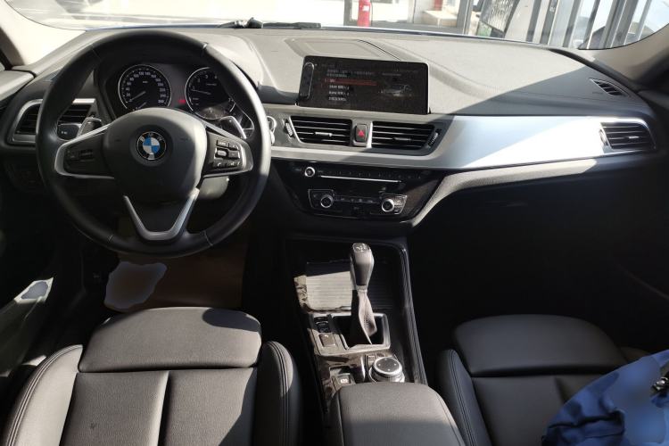 Used BMW 1 Series 2018 120i Design Package Model Center Console