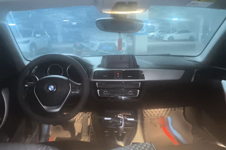 Used BMW 1 Series 2018 118i Leading Model Center Console