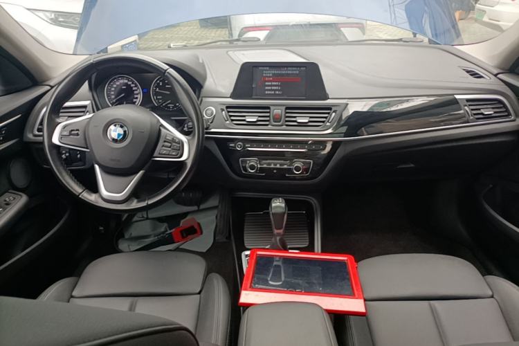 Used BMW 1 Series 2018 118i Sport Edition Center Console