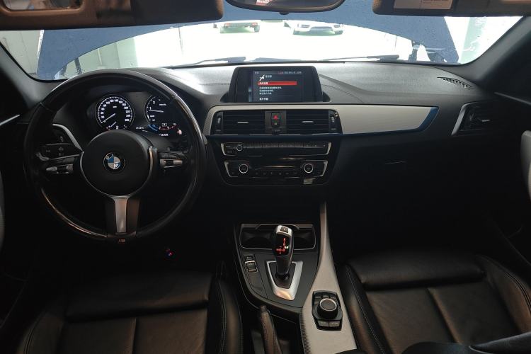 Used BMW 1 Series 2018 120i M Sport Package Center Console