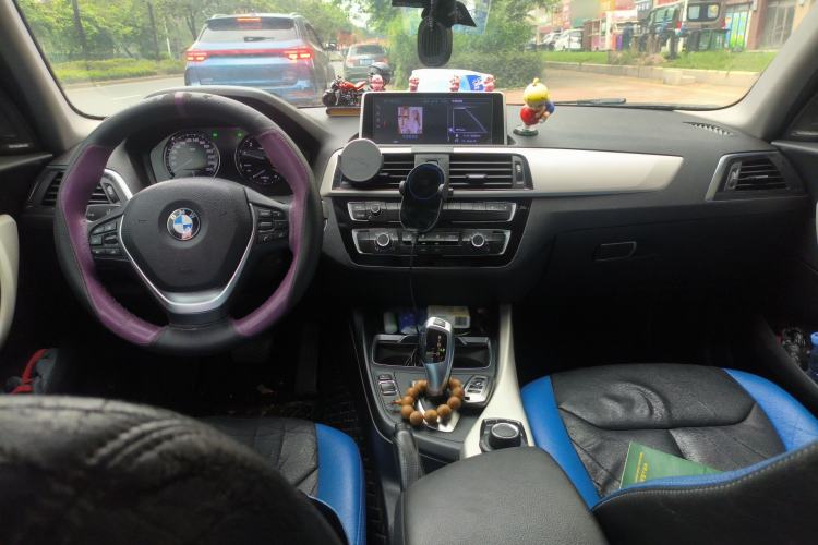 Used BMW 1 Series 2018 118i Leading Model Center Console