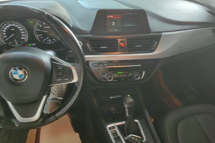 Used BMW 1 Series 2018 118i Fashion Model Center Console